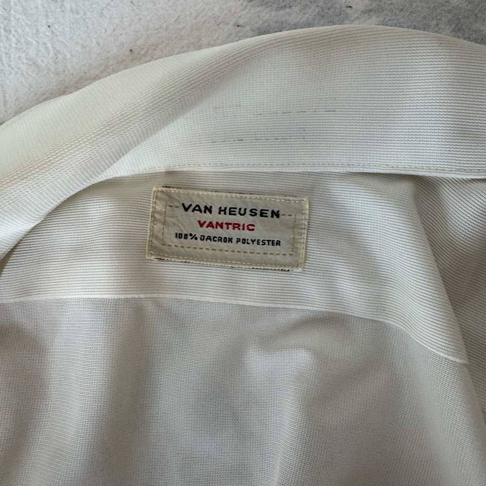 Van Heusen Vantric Button Down - image 8